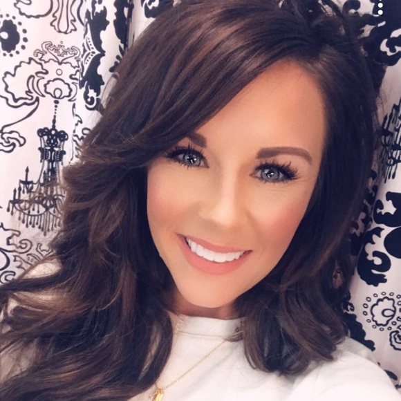 Meet your Posher, Mackenzie - Picture 1 of 1